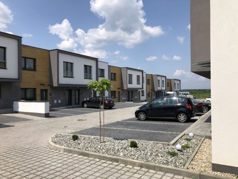 Apartamenty Dworzysko w pięknym czerwcowym słońcu!