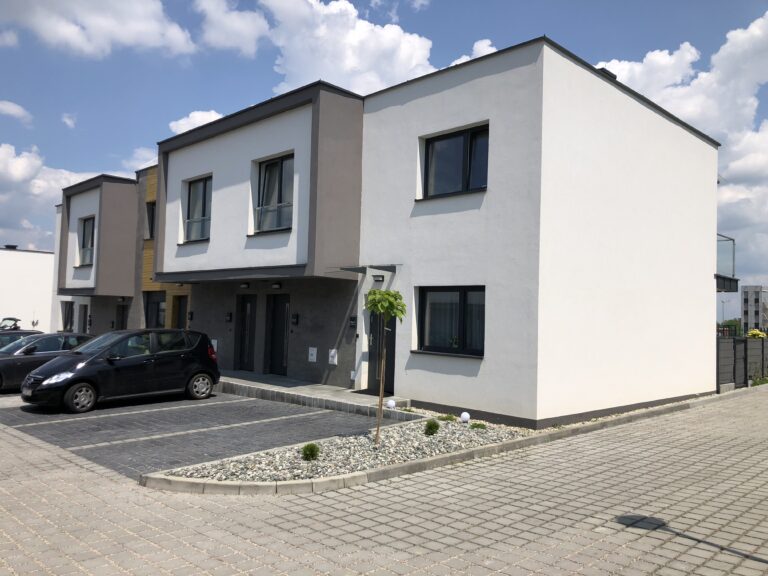 Apartamenty Dworzysko w pięknym czerwcowym słońcu!